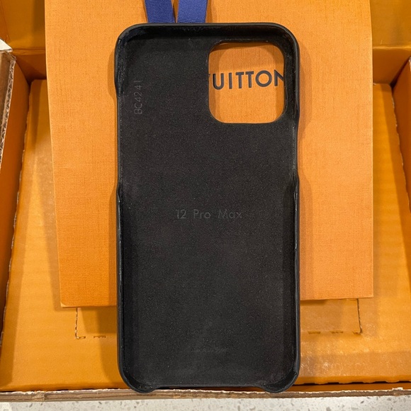 Authentic Louis Vuitton Bumper Pallas iPhone 12 & 13 Pro Max Wallet Case - Picture 8 of 10